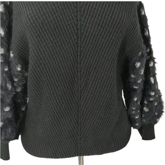 Knitted & Knotted NEW Faux Fur Sleeve Sweater Size M Black Animal Print - Picture 10 of 14
